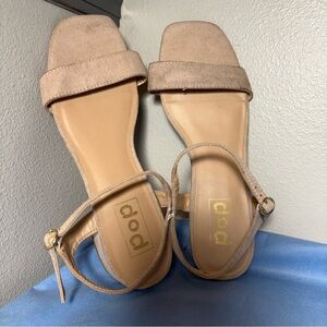 Pop Women's Tan Sandals